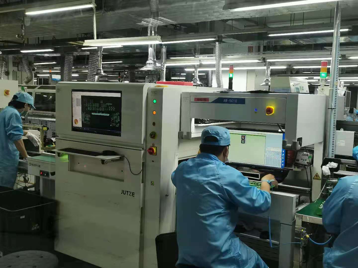 激光指引修补现场